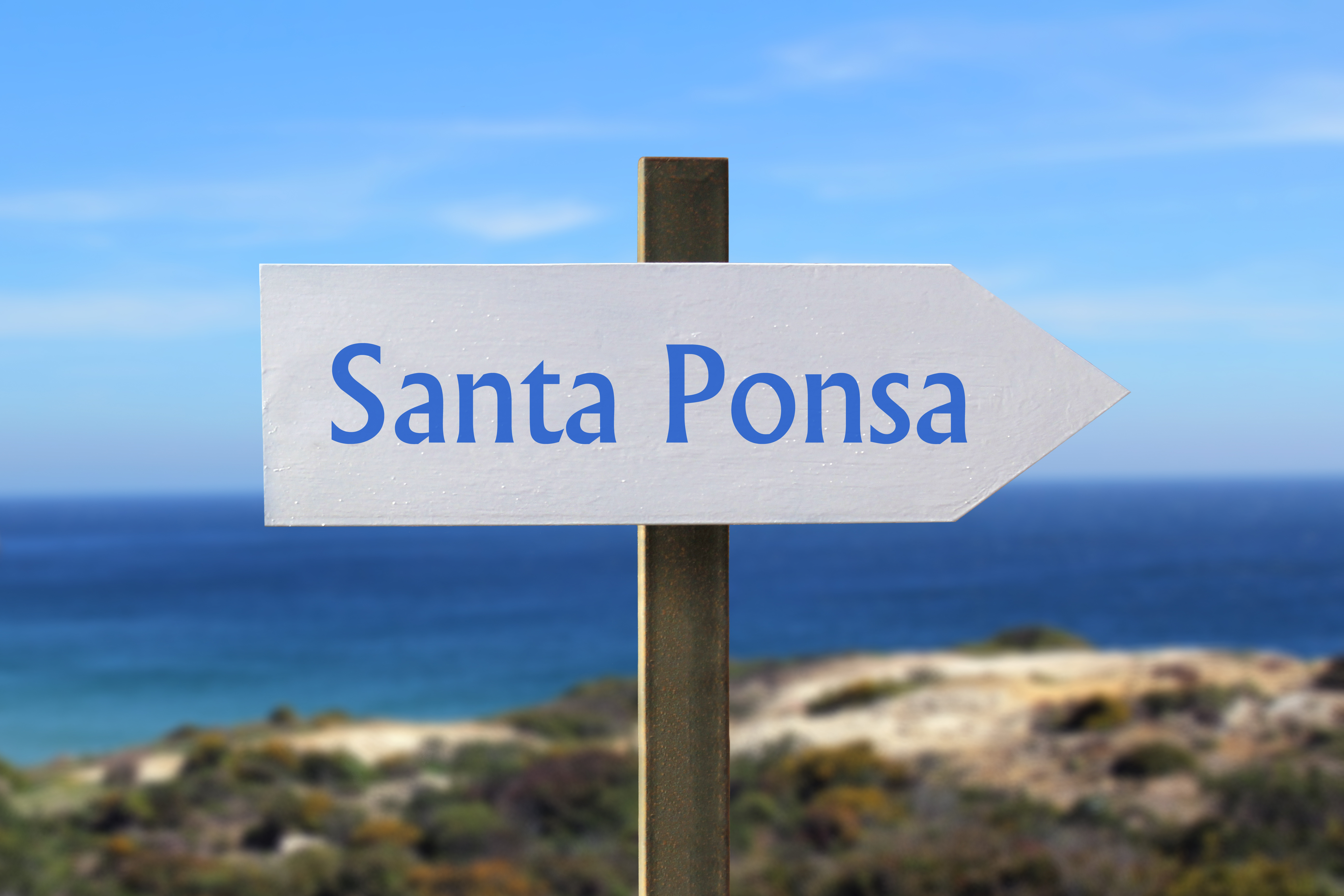 Mayorka'nın güneybatısında Santa Ponsa'ya yol tabelası