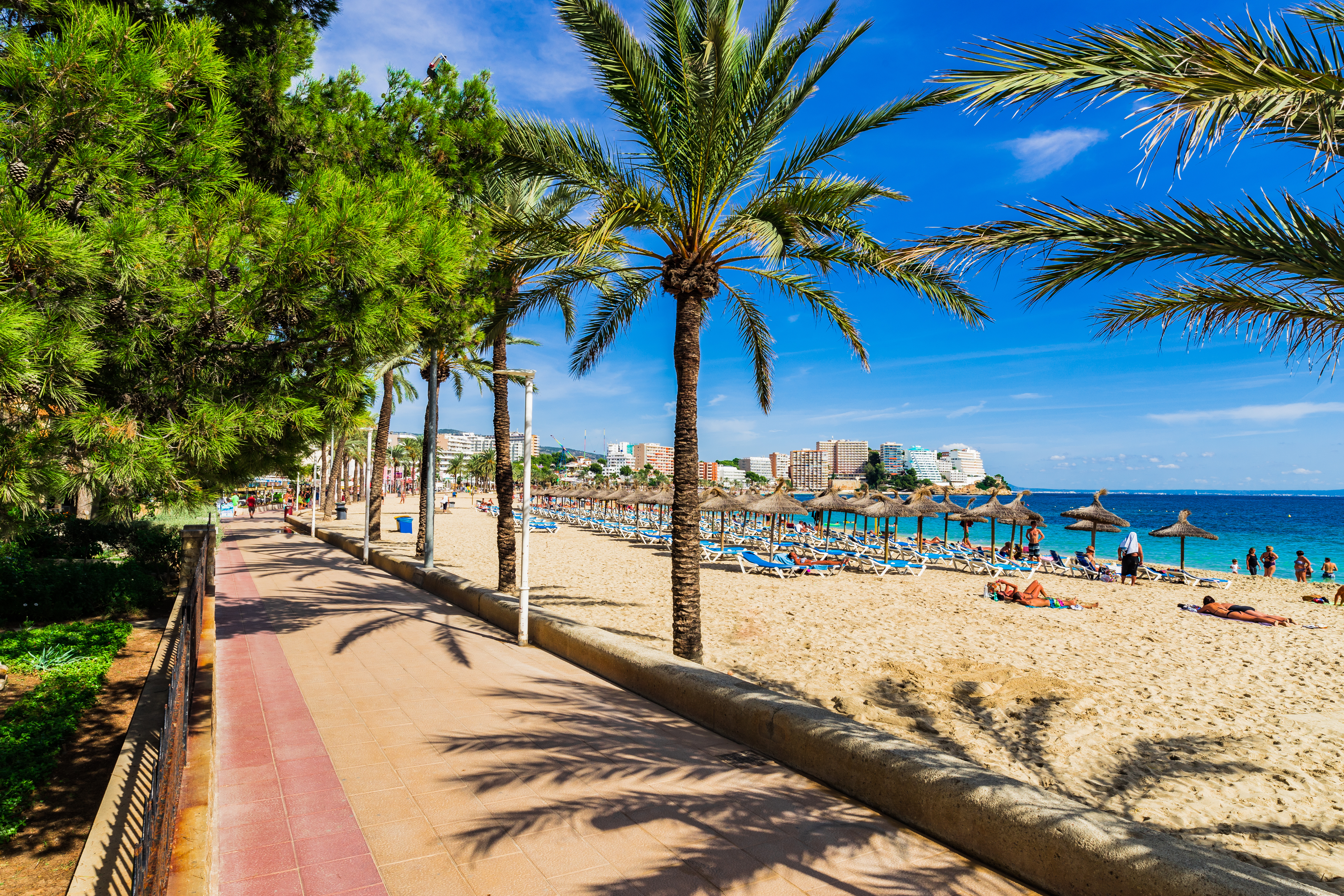 Magaluf Promenade próximo a um CSC