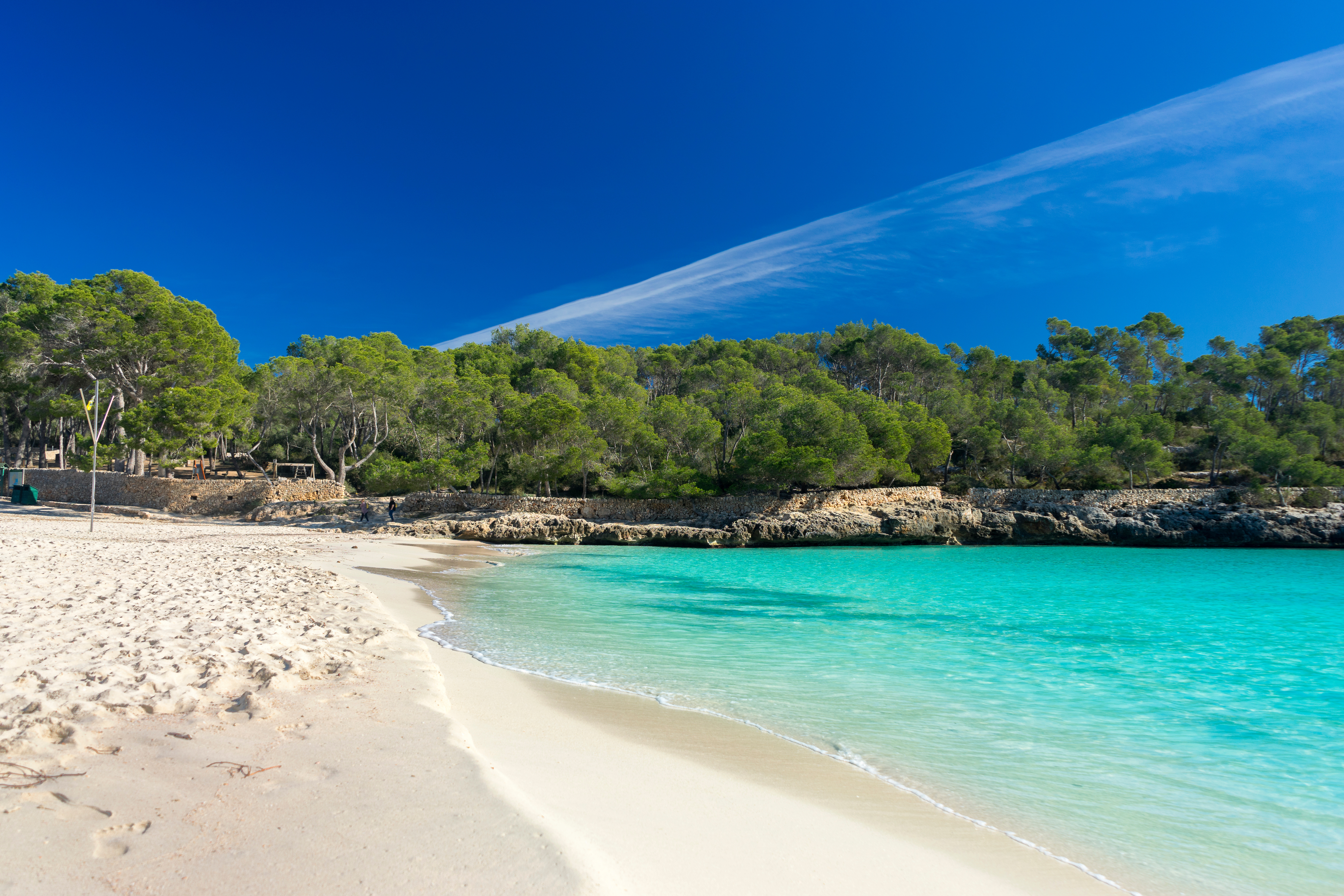 Cala Mondrago'nun doğal parkındaki ıssız plaj alanı