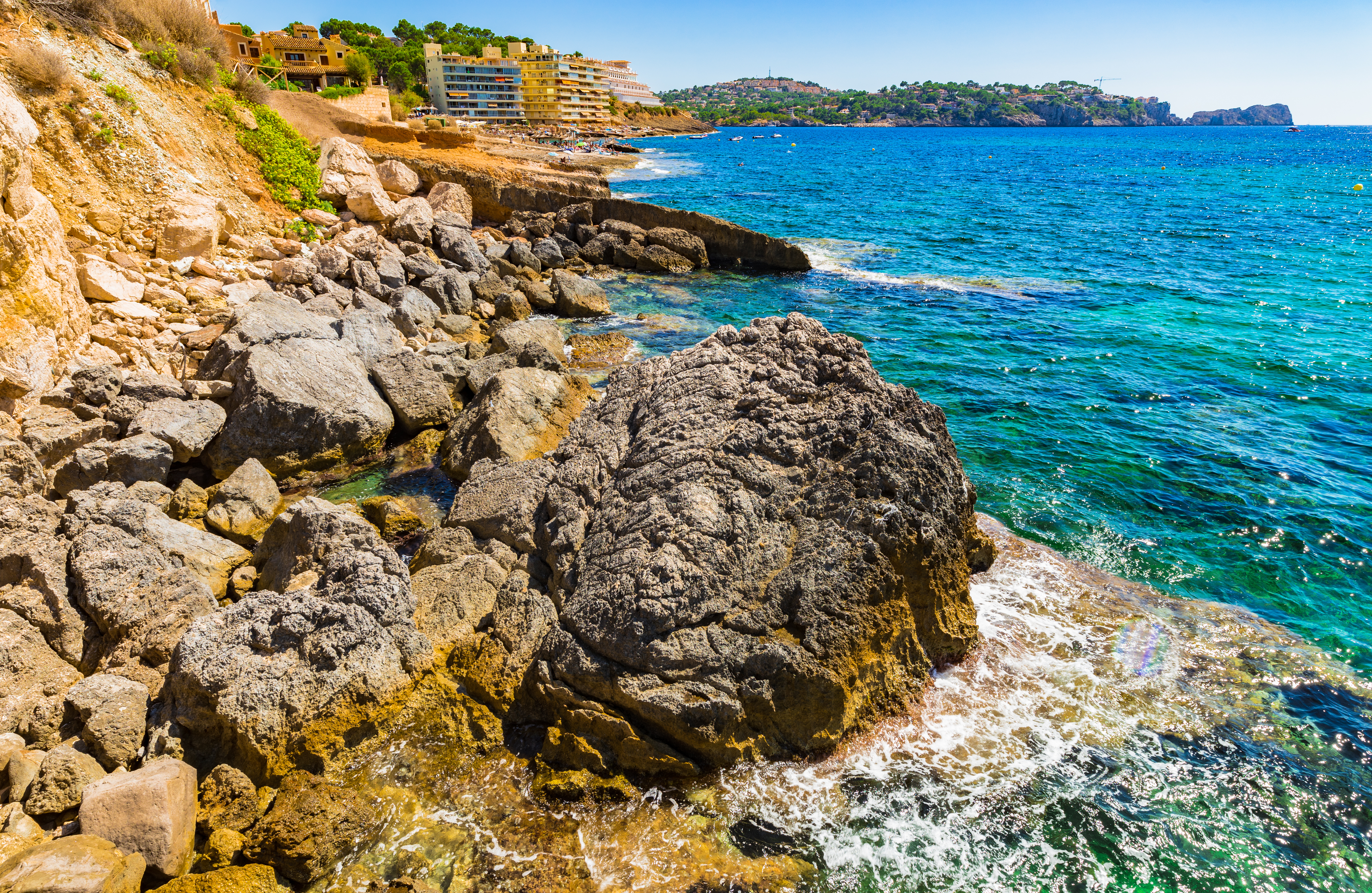 Vista de la costa rocosa de Costa de la Calma